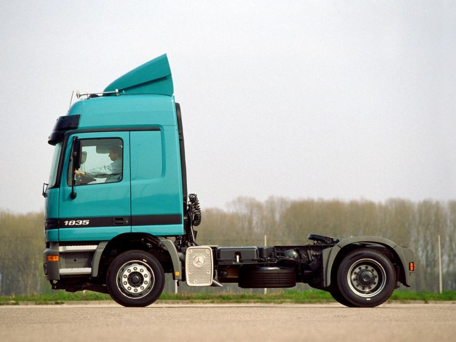  Mercedes-Benz Actros 1835 Lowliner 1997 года  (фото 2 из 3)